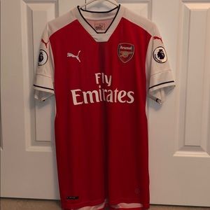 Arsenal Home Alexis Sanchez jersey. #7
